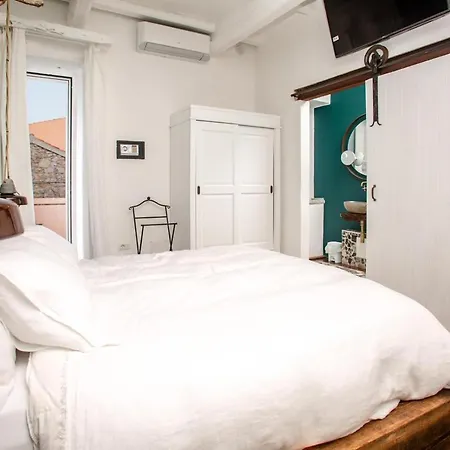 Santa Lucia Bed & Breakfast *